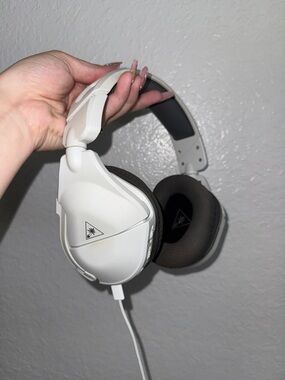 Turtle Beach Bluetooth or Wired White Over-Ear Gaming Headphones S600 Gen2 x